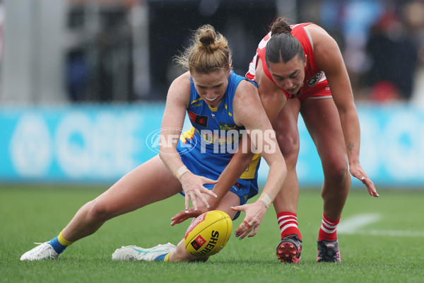 AFLW 2024 Round 08 - Sydney v Gold Coast - A-55349489