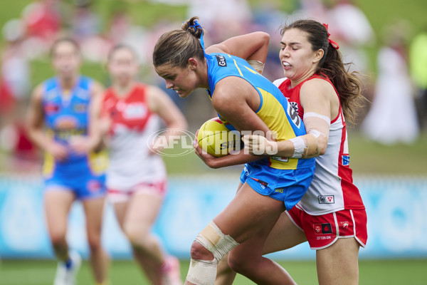 AFLW 2024 Round 08 - Sydney v Gold Coast - A-55351705