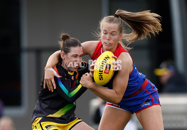 AFLW 2024 Round 08 - Melbourne v Richmond - A-55351727