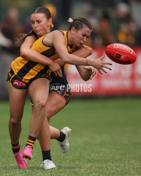 AFLW 2024 Round 08 - Hawthorn v GWS - A-55352659