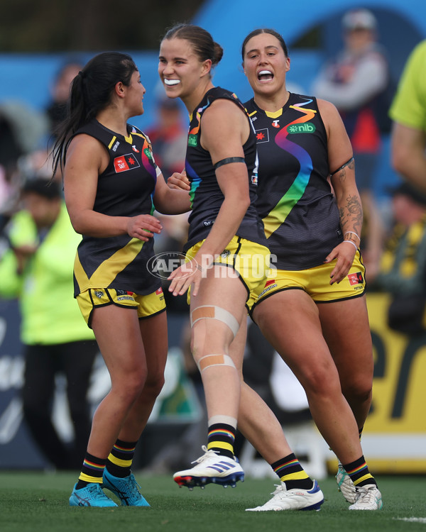 AFLW 2024 Round 08 - Melbourne v Richmond - A-55354984