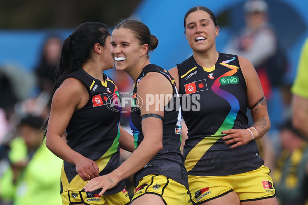 AFLW 2024 Round 08 - Melbourne v Richmond - A-55354998