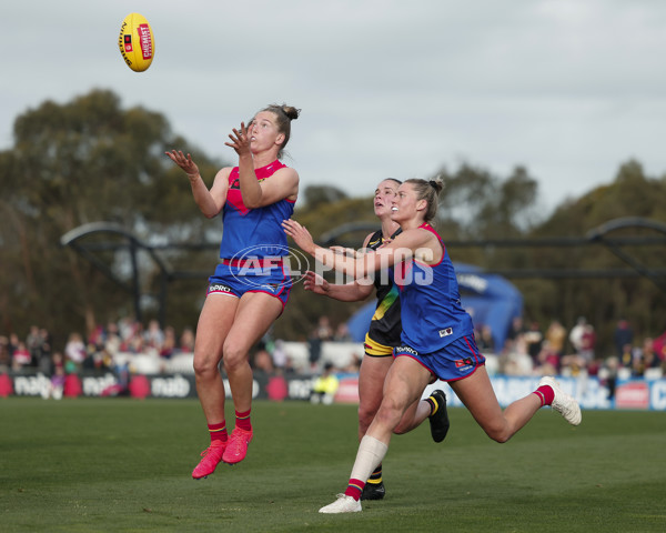 AFLW 2024 Round 08 - Melbourne v Richmond - A-55357696