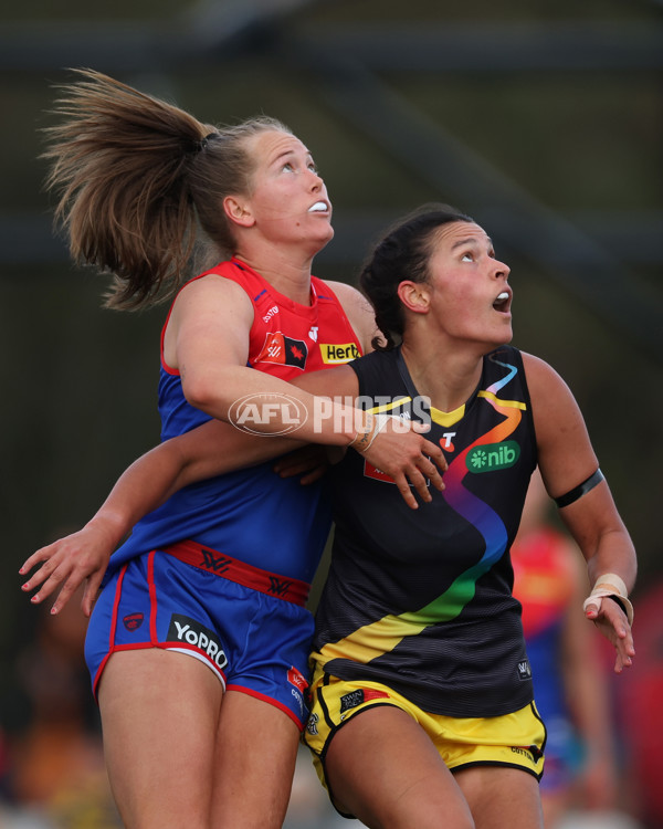 AFLW 2024 Round 08 - Melbourne v Richmond - A-55363425