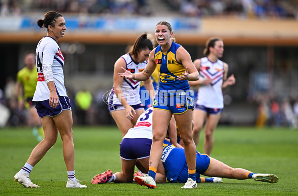 AFLW 2024 Round 08 - West Coast v Fremantle - A-55363427