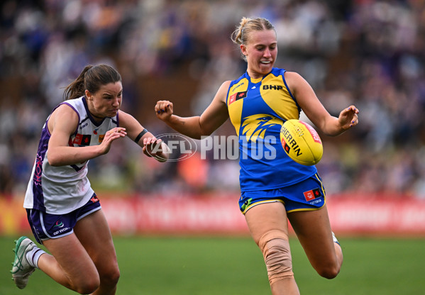 AFLW 2024 Round 08 - West Coast v Fremantle - A-55365036