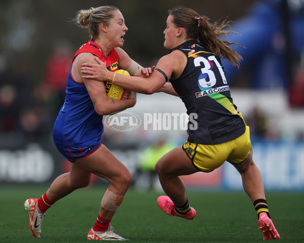 AFLW 2024 Round 08 - Melbourne v Richmond - A-55365052