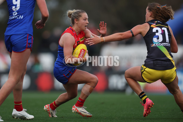 AFLW 2024 Round 08 - Melbourne v Richmond - A-55366314