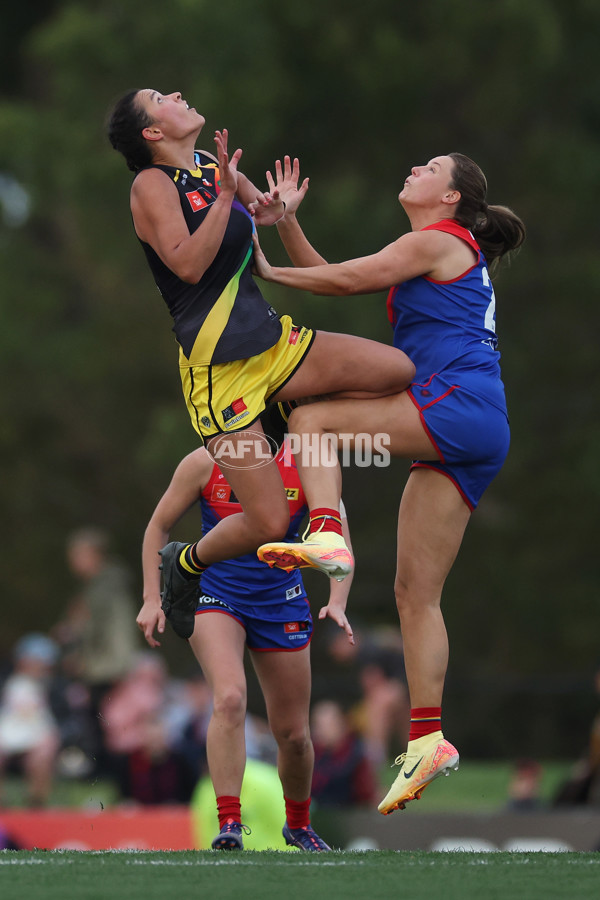 AFLW 2024 Round 08 - Melbourne v Richmond - A-55366317