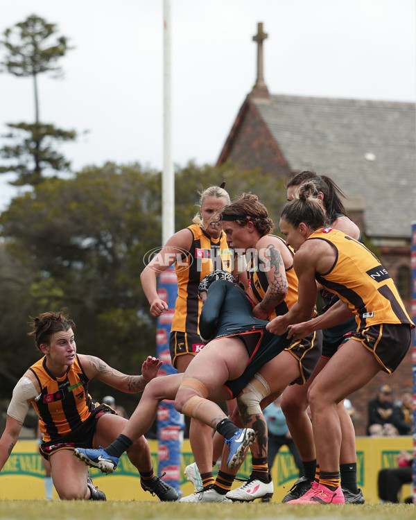 AFLW 2024 Round 08 - Hawthorn v GWS - A-55366375