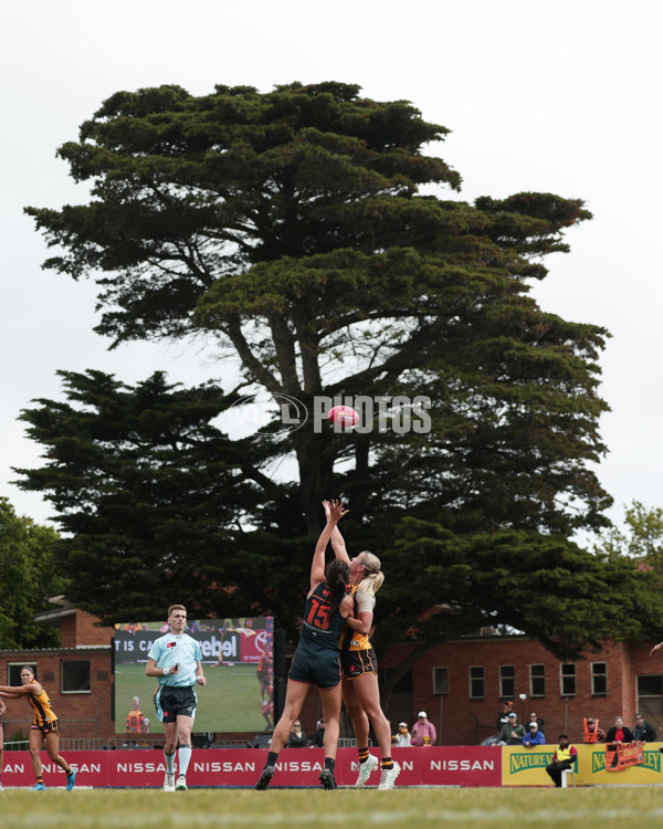 AFLW 2024 Round 08 - Hawthorn v GWS - A-55367735