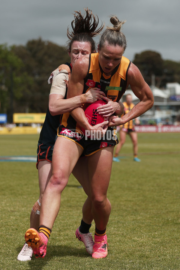 AFLW 2024 Round 08 - Hawthorn v GWS - A-55367747