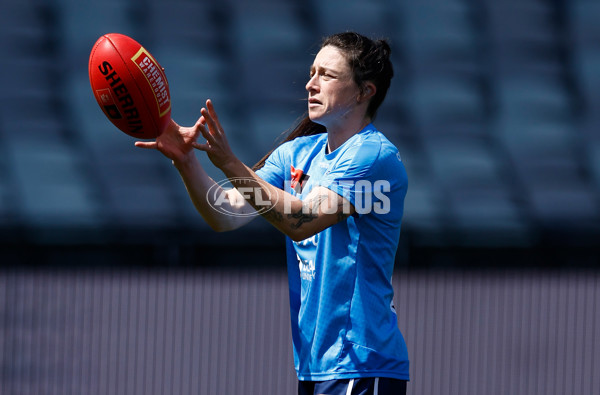 AFLW 2024 Round 08 - Geelong v Brisbane - A-55369082