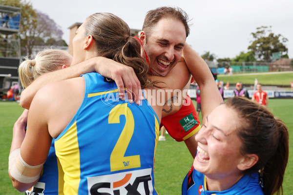 AFLW 2024 Round 08 - Sydney v Gold Coast - A-55370446