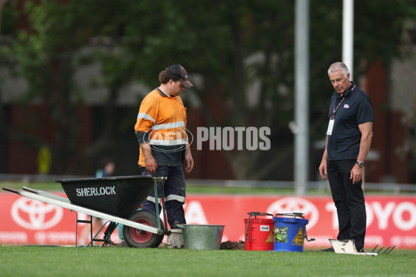 AFLW 2024 Round 08 - Collingwood v Adelaide - A-55378073