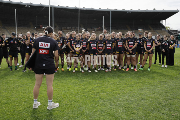 AFLW 2024 Round 08 - Collingwood v Adelaide - A-55378078