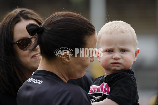AFLW 2024 Round 08 - Collingwood v Adelaide - A-55378083