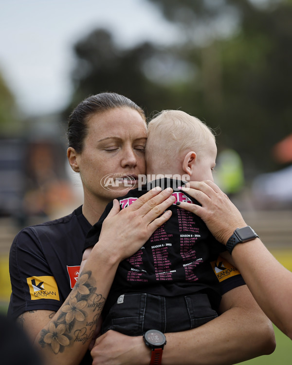 AFLW 2024 Round 08 - Collingwood v Adelaide - A-55378090