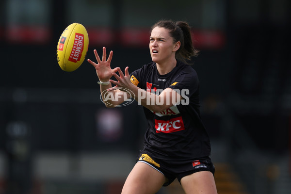 AFLW 2024 Round 08 - Collingwood v Adelaide - A-55378919