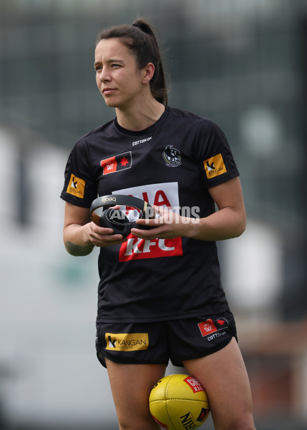 AFLW 2024 Round 08 - Collingwood v Adelaide - A-55378949