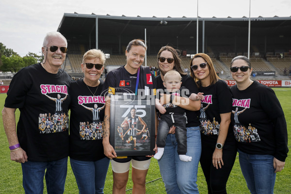 AFLW 2024 Round 08 - Collingwood v Adelaide - A-55378962