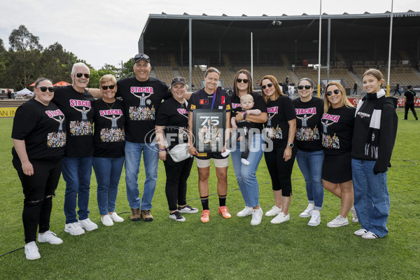 AFLW 2024 Round 08 - Collingwood v Adelaide - A-55378963