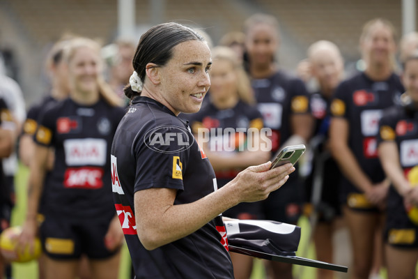 AFLW 2024 Round 08 - Collingwood v Adelaide - A-55378969