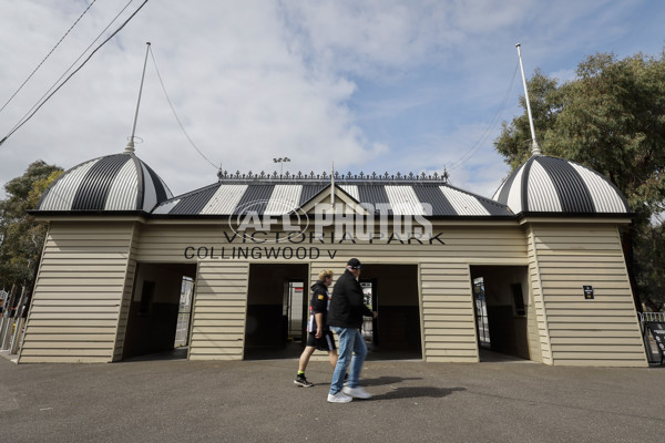 AFLW 2024 Round 08 - Collingwood v Adelaide - A-55380958