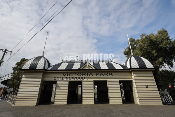 AFLW 2024 Round 08 - Collingwood v Adelaide - A-55380962