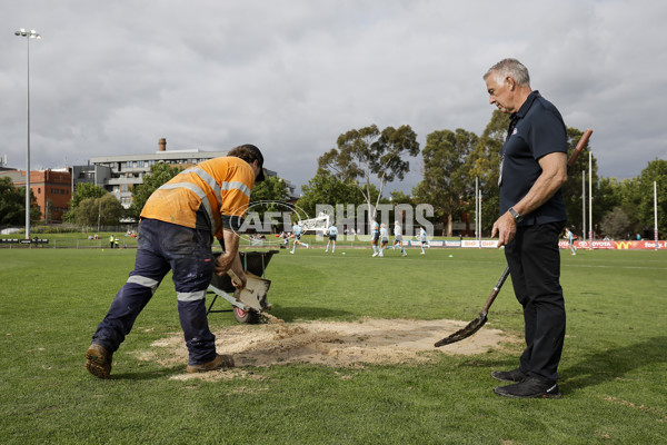 AFLW 2024 Round 08 - Collingwood v Adelaide - A-55380995
