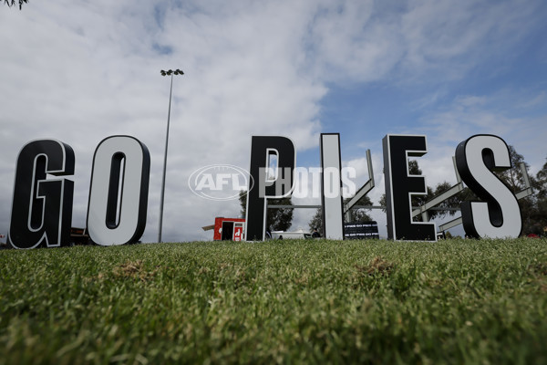 AFLW 2024 Round 08 - Collingwood v Adelaide - A-55381734