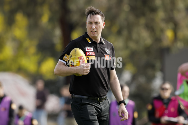 AFLW 2024 Round 08 - Collingwood v Adelaide - A-55381783