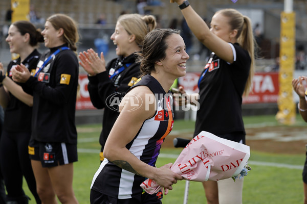 AFLW 2024 Round 08 - Collingwood v Adelaide - A-55381795