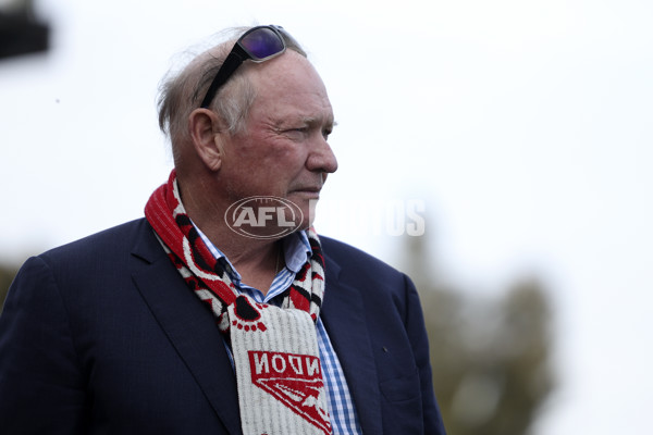 AFLW 2024 Round 08 - Essendon v North Melbourne - A-55381813