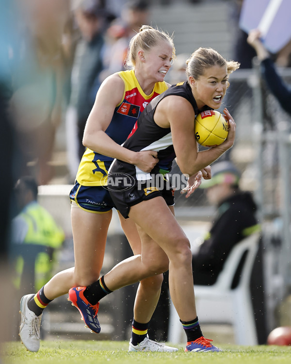AFLW 2024 Round 08 - Collingwood v Adelaide - A-55383677