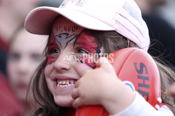 AFLW 2024 Round 08 - Essendon v North Melbourne - A-55383707