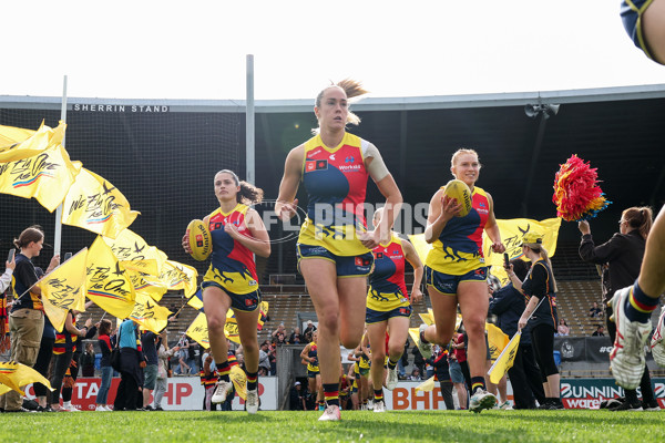 AFLW 2024 Round 08 - Collingwood v Adelaide - A-55383708