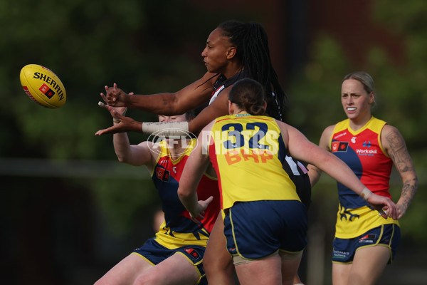 AFLW 2024 Round 08 - Collingwood v Adelaide - A-55383873