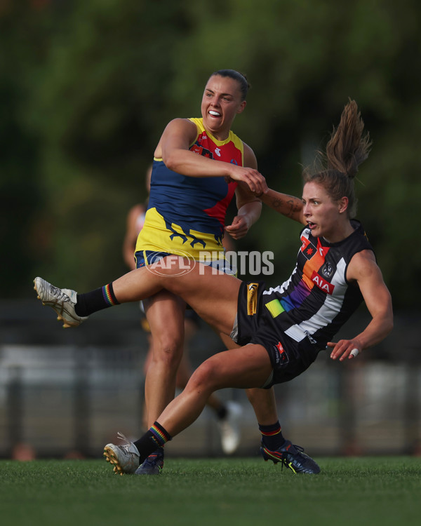 AFLW 2024 Round 08 - Collingwood v Adelaide - A-55383876