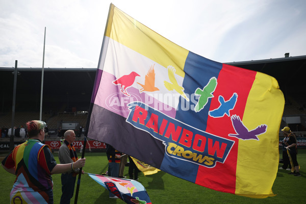 AFLW 2024 Round 08 - Collingwood v Adelaide - A-55383909