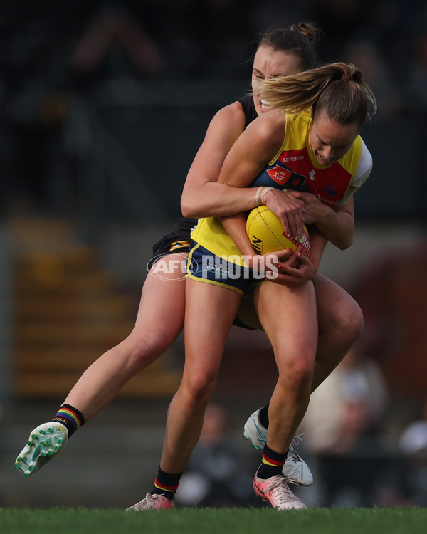 AFLW 2024 Round 08 - Collingwood v Adelaide - A-55386441