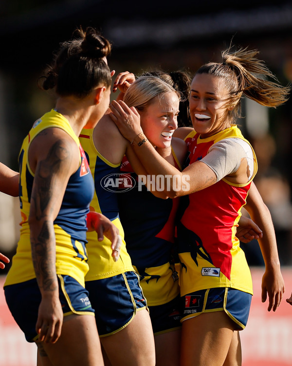 AFLW 2024 Round 08 - Collingwood v Adelaide - A-55387323