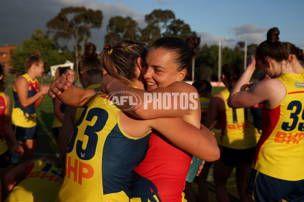 AFLW 2024 Round 08 - Collingwood v Adelaide - A-55387382