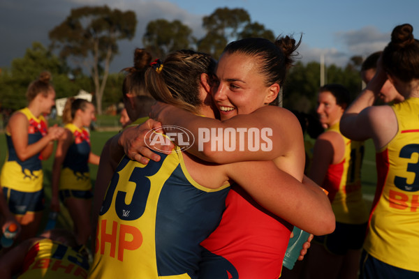 AFLW 2024 Round 08 - Collingwood v Adelaide - A-55387383