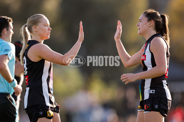 AFLW 2024 Round 08 - Collingwood v Adelaide - A-55388908