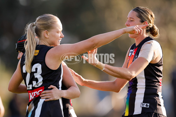 AFLW 2024 Round 08 - Collingwood v Adelaide - A-55388910