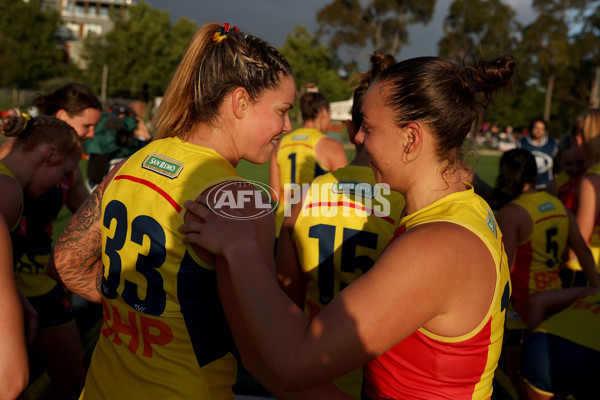 AFLW 2024 Round 08 - Collingwood v Adelaide - A-55388933