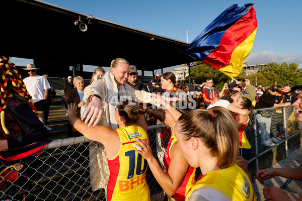 AFLW 2024 Round 08 - Collingwood v Adelaide - A-55388947