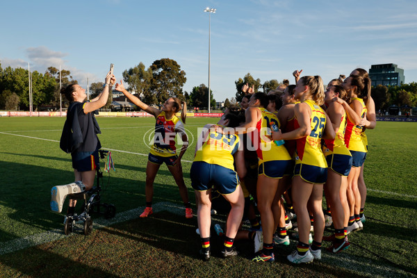 AFLW 2024 Round 08 - Collingwood v Adelaide - A-55388950