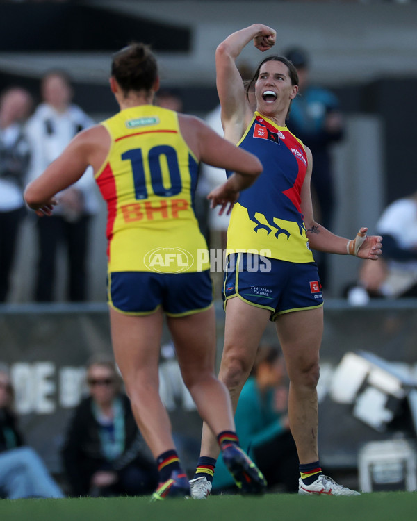 AFLW 2024 Round 08 - Collingwood v Adelaide - A-55388968